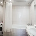 Harmony - Residences Of Pulkveza Brieza Street Next To Silent Center شقة ريغا