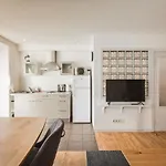 Harmony - Residences Of Pulkveza Brieza Street Next To Silent Center شقة *