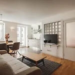 Harmony - Residences Of Pulkveza Brieza Street Next To Silent Center شقة ريغا